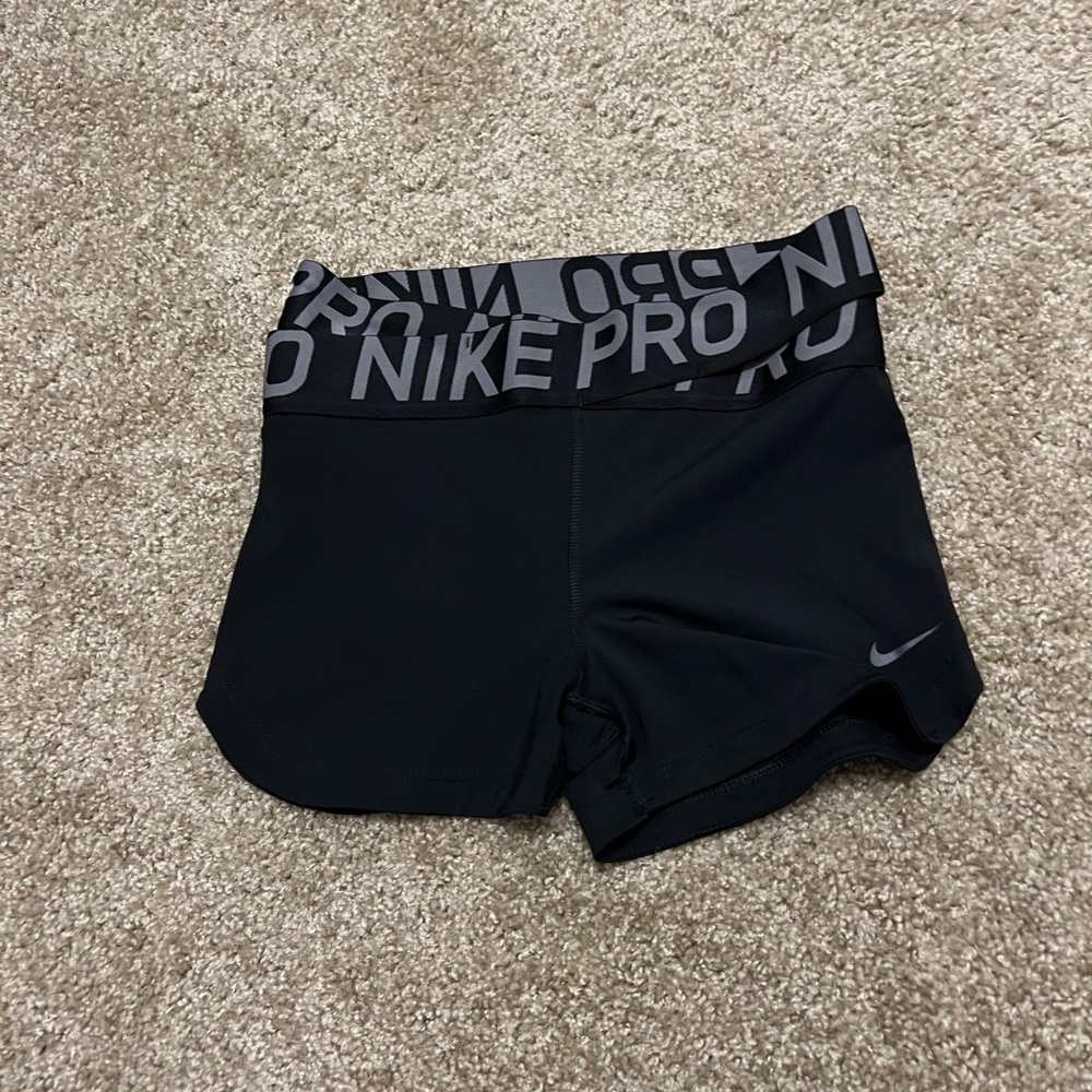 Nike Pro cross waist shorts